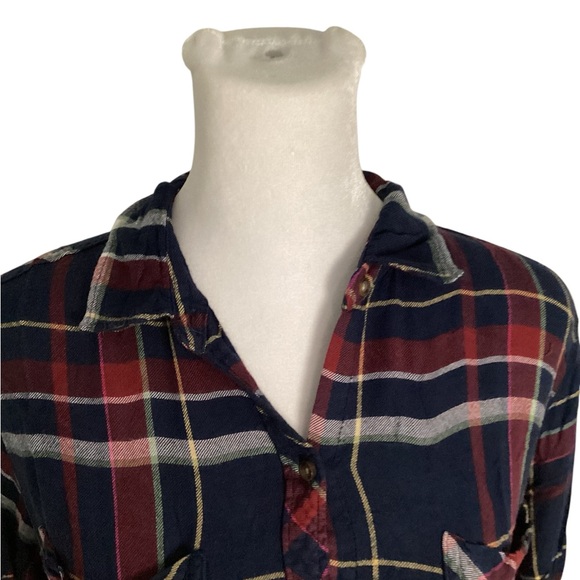 Abercrombie & Fitch Small Navy and Red Plaid Button Up Collared Shirt - Picture 4 of 10